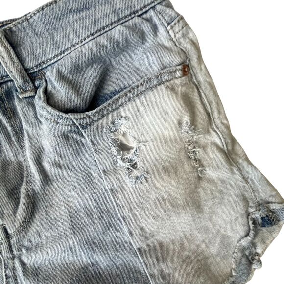 Mudd Shorts Women 7 Blue Distressed Denim Mid Rise (W26 L3) - Picture 8 of 13